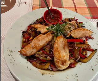 Wok sa piletinom