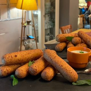 ჭვიშტარის როლები პიტნის სოუსით