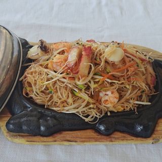 215 Spaghetti di riso frutti di mare alla piastra