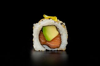 190. Uramaki De Salmón (8 Uds.)