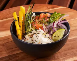 Poké Bowl Salmão