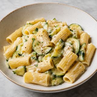 Rigatoni con zucchine e panna
