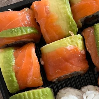 Roulé Saumon Enrobé Saumon & Avocat