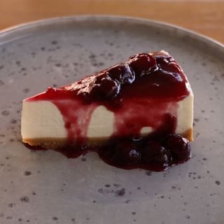 Чізкейк з вишневим  кюлі
