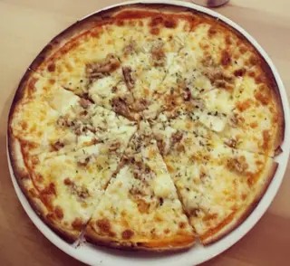 Pizza 3 Quesos (32 A 33 Cm. Aprox.)