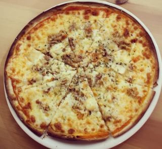 Pizza 3 Quesos (32 A 33 Cm. Aprox.)