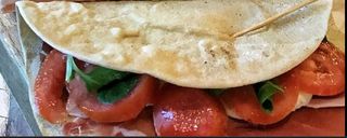Piadina prosciutto cotto e mozzarella