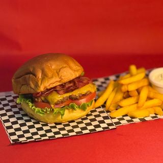 SOLDIERS STACK BBQ BURGUER 