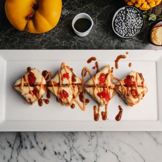 Sushi Pizza Mozzarella (8 Pcs)