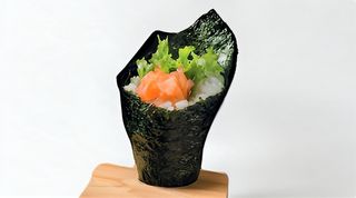 Temaki spicy sake