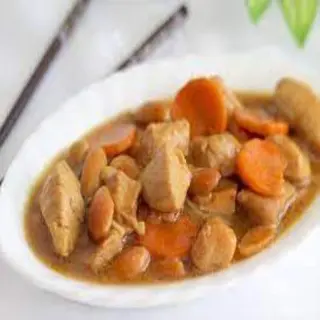 Pollo con almendras