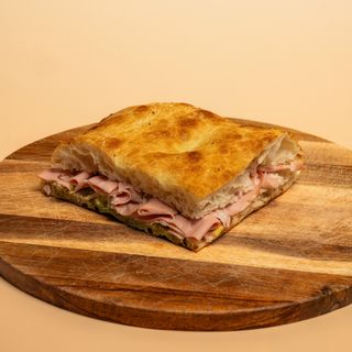Sandwich mortadella 