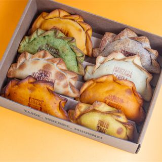 Box 8 empanadas (per 2/3 persone)