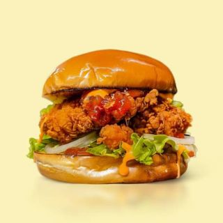Crispy chicken burger