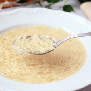 15.- Sopa De Pollo Y Fideos
