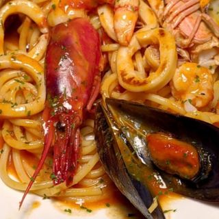 Menu (1) Ensaladilla rusa (2) Espaguetis a la marinera 