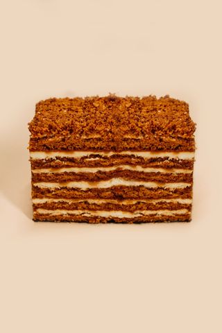 Тістечко Медове зі сметанним кремом (145г)