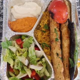 Plat Kabab Poulet Épicé + Frites + Salade