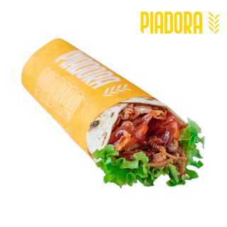 Pulled pork, pancetta grigliata, lattuga, pomodoro fresco e salsa BBQ