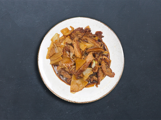 Pato Con Bambú Y Setas Chinas