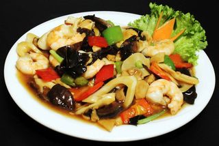 შემწვარი კრევეტი ბოსტნეულით სოიოს სოუსში G9