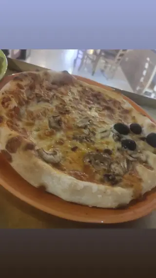 Pizza 4 estaciones (individual)