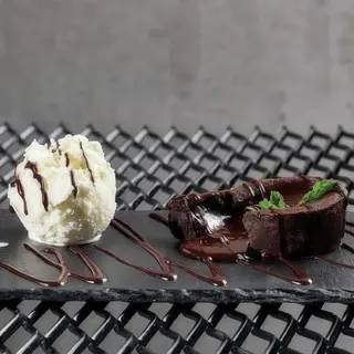 Lava cake cu inghetata vanilie