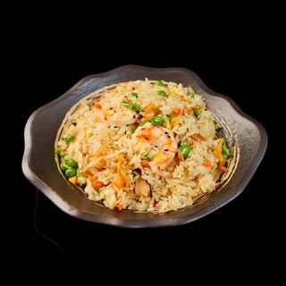 Arroz frito con gambas