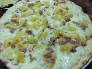 Patate e salsiccia mozzarella