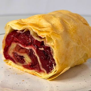 Штрудель з ягодами