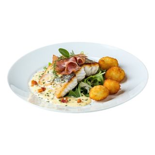 Merluza Con Ensaladilla Con Jamón Y Croquetas