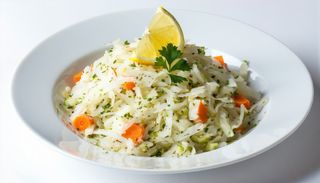 Surówka z kiszonej kapusty