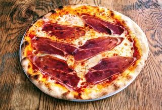 PIZZA GORGONZOLA Y PARMA