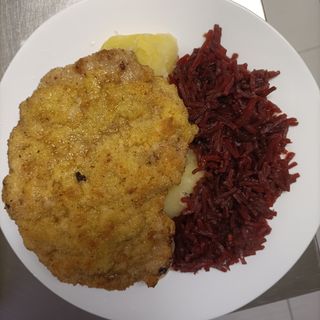 Bryzol wieprzowy ,frytki , surówka+zupa 