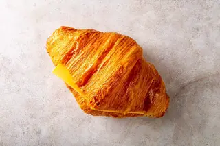 КРУАССАН  С СЫРОМ