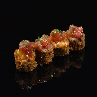 105. Nori Maki Frito Con Atún (8 Uds.)