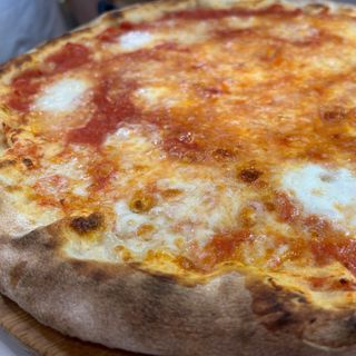 PIZZA AL PIATTO ROSSA - MARGHERITA 