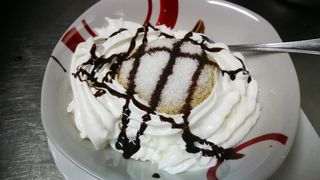 Domaća knedla sa voćem