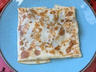 Млинець з вишнею в шоколаді (160 г)