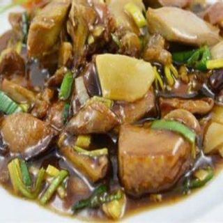 Pato Con Bambú Y Setas Chinas