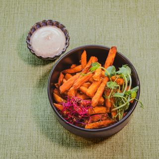 Frytki z batatów z truflowym mayo (200g)