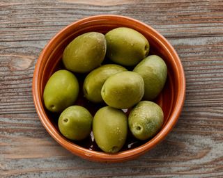 Оливки (100г)