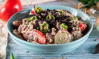 ტრადიციული სალათი ნიგვზით