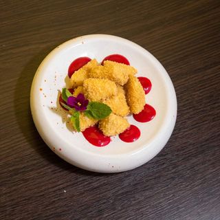 Сир фрі-брі з фруктовим соусом (130г)