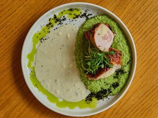 Кордон блю на пюре з броколі (420g)