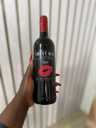 SWEET KISS RED WINE