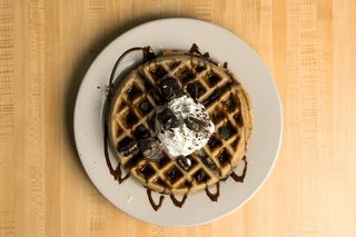 Waffle s kuglom sladoleda