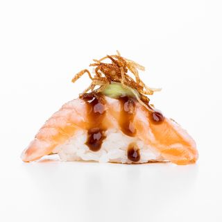 DY113. Evergreen sake nigiri 2 pezzi