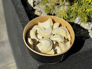 Вареники з бринзою та зеленню