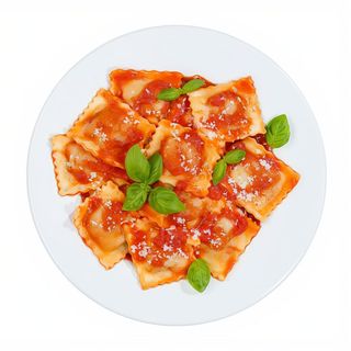 Ravioli De Carne Con Salsa Boloñesa